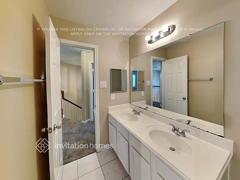 Building Photo - 23534 Tayman Park Dr