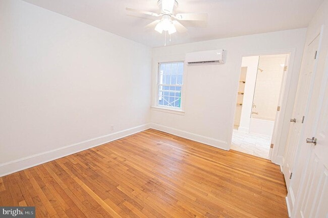 Building Photo - 308 N Division St