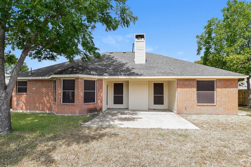 Building Photo - 105 Princeton Cir