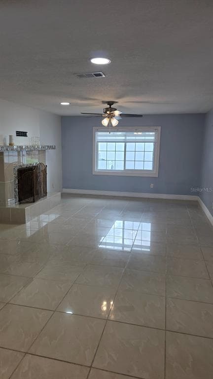 Building Photo - 1703 Paradise Dr