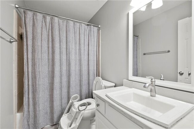 Building Photo - 120 Finchley Dr