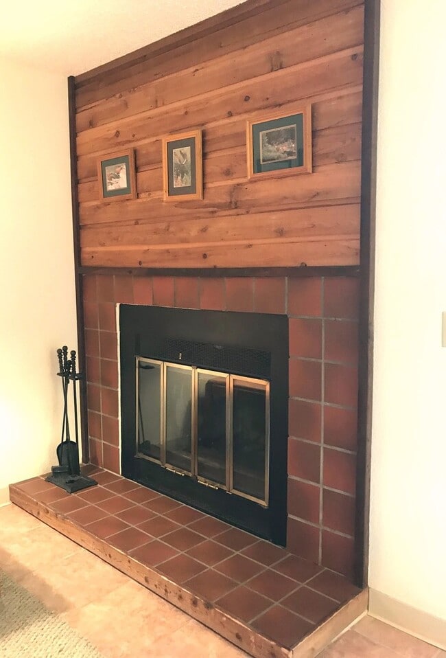 Building Photo - Quiet, Furnished 2BR Retreat – Ideal for R...