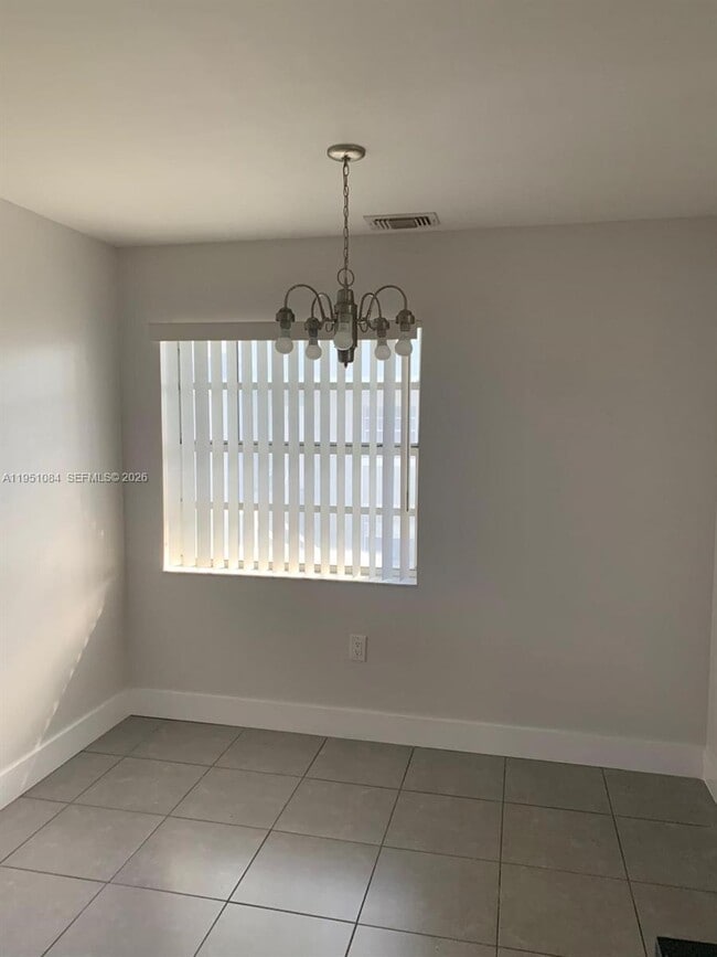 Building Photo - 442 NE 210th Cir Terrace