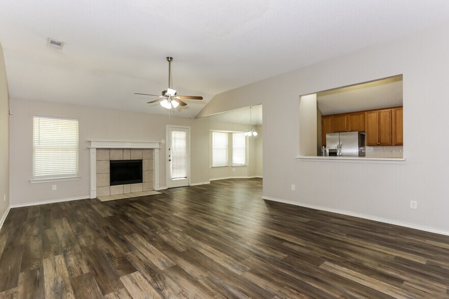 Building Photo - 1512 Fern Dr