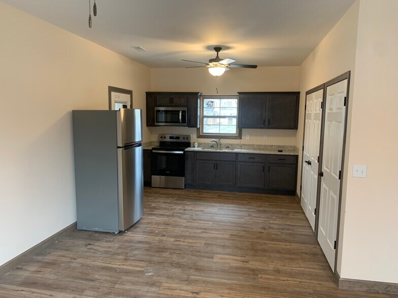 Building Photo - 514 Gillham St