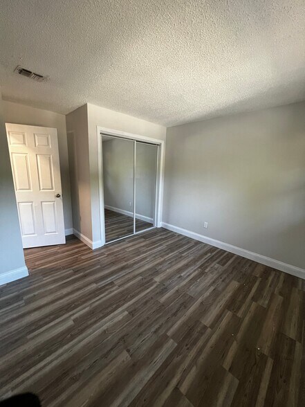 Building Photo - 467 Connecticut Ave