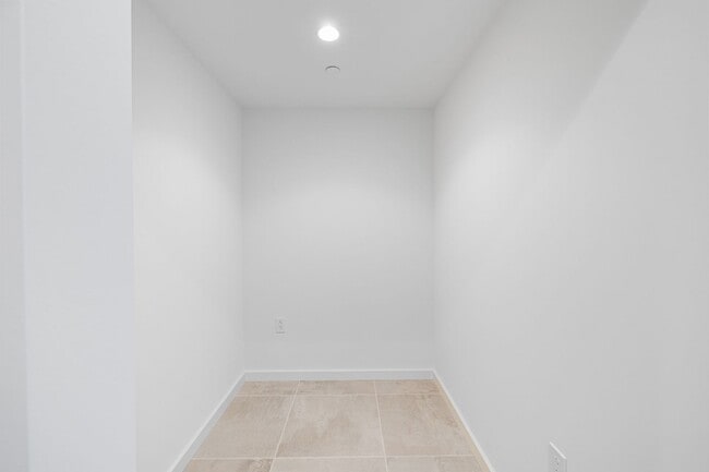 Building Photo - 2342