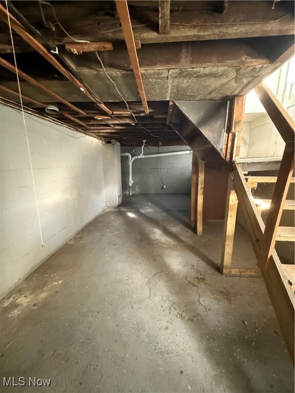 Building Photo - 204 Broad Ave NW