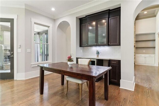 Building Photo - 211 Mount Vernon Hwy