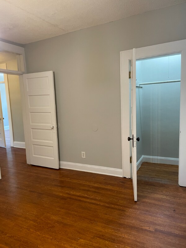 Building Photo - 462 King Ave