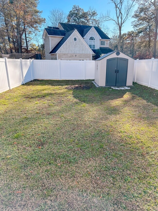 Building Photo - 5331 Pandoria Ave