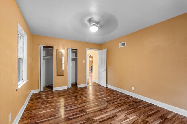 Building Photo - Newly Renovated 4-Bedroom Home | Riverview...