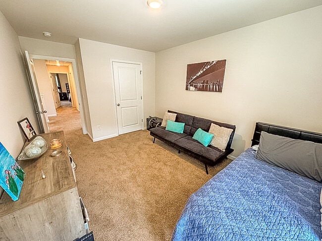 Building Photo - 4410 Remington Ave