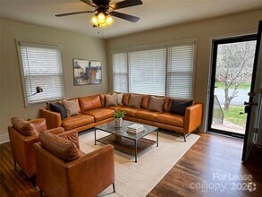 Building Photo - 4809 Bethany Pl