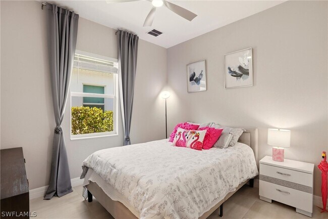 Building Photo - 13615 Blue Bay Cir