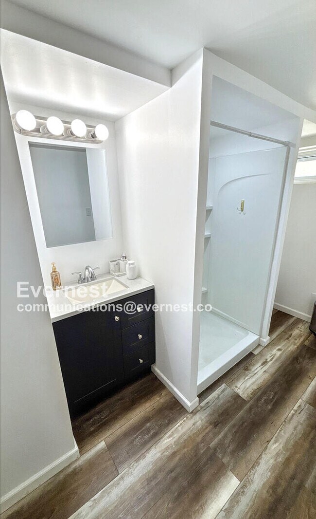 Building Photo - 1515 Mautenne Dr