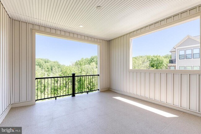 Building Photo - 200 Hickory Holw Ct