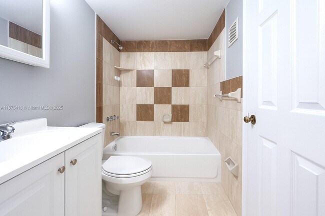 Building Photo - 140 NW 14th Ave