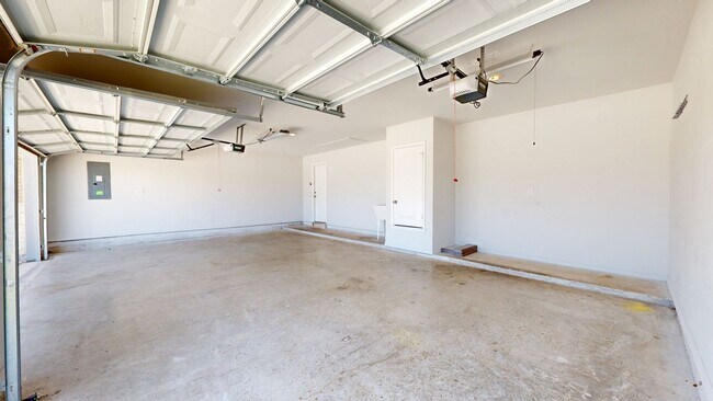 Building Photo - CHECK OUT THIS 4 BEDROOM, 2 BATH, 3 CAR GARAGE HOME IN HARKER HEIGHTS!