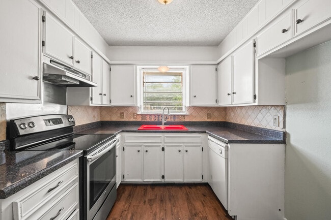 Building Photo - 3707 53rd St