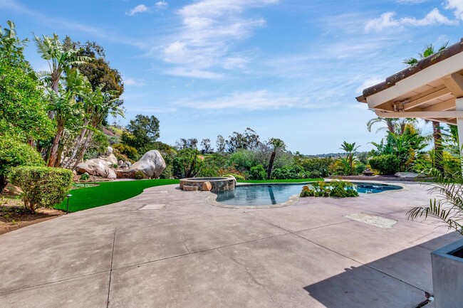 Building Photo - Breathtaking Home in Rancho Bernardo