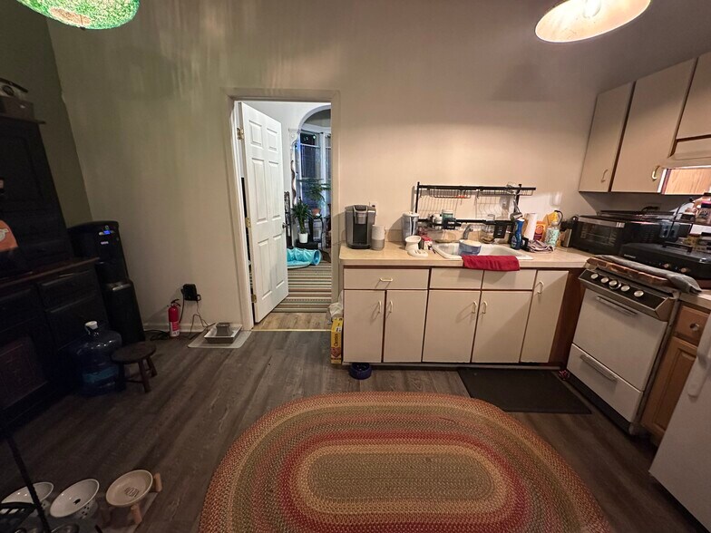 Building Photo - 103 Front St