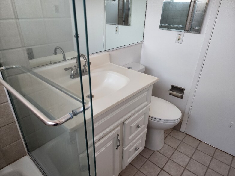 Building Photo - 1025 Idaho Ave