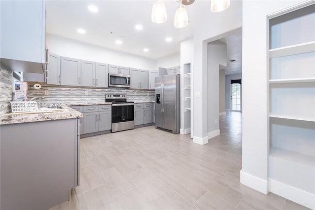 Building Photo - 3515 Shoma Dr