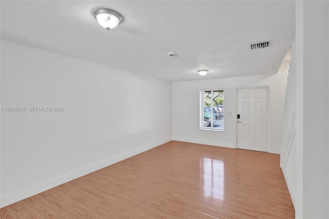 Building Photo - 990 NW 78th Ave