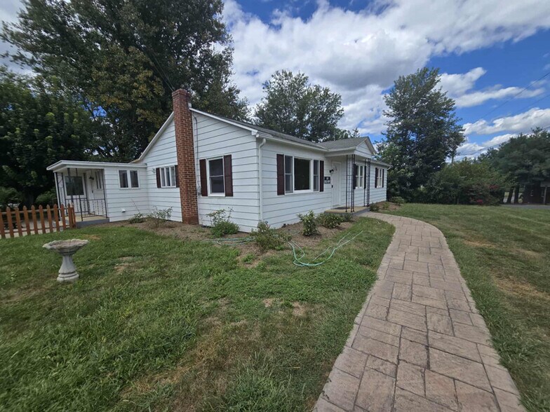 Primary Photo - 69 Bellview Rd