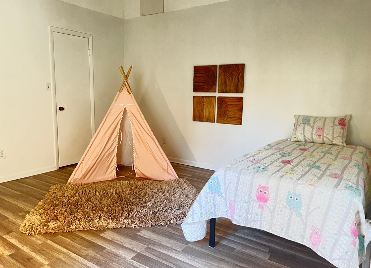 Bedroom 3 - 3645 Belmont Rd