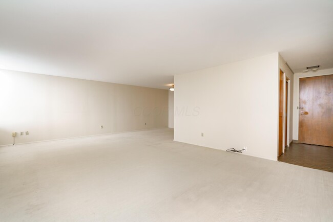 Building Photo - 1000 Urlin Ave