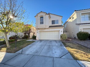Building Photo - Gorgeous 3BED / 2.5 BATH home located in the gated community of Peccole Ranch. Make the Move for ...