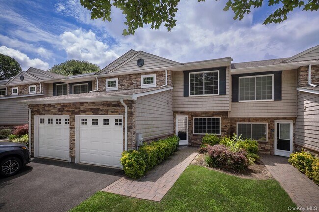 Building Photo - 4003 Townehouse Dr