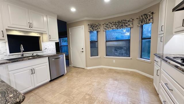 Building Photo - 6606 Cliffwood Ct