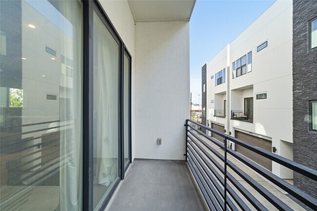 Building Photo - 1615 Wheeler Ave