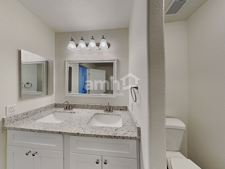 Building Photo - 7975 S New Abbey Dr
