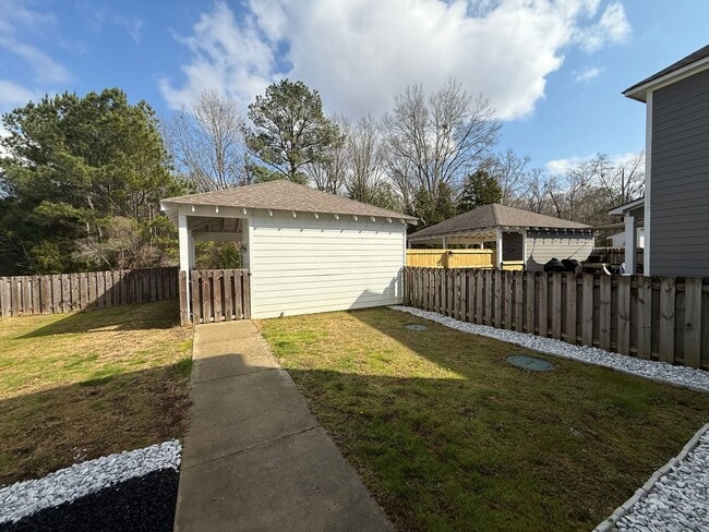 Building Photo - ** 4 Bed 2.5 Bath located in Pike Road ** Call 334-366-9198 to schedule a self-tour