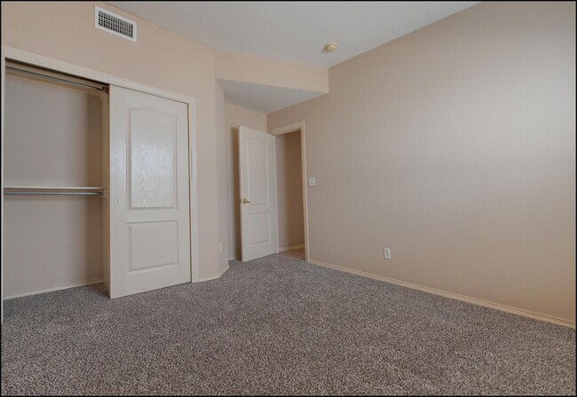 Building Photo - 1435 Cloud Ridge Dr