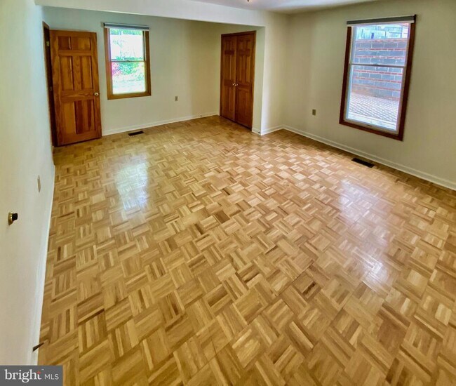 Building Photo - 6312 Old Dominion Dr