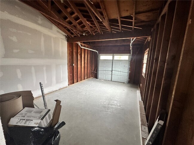 Building Photo - 67 Strecker Rd