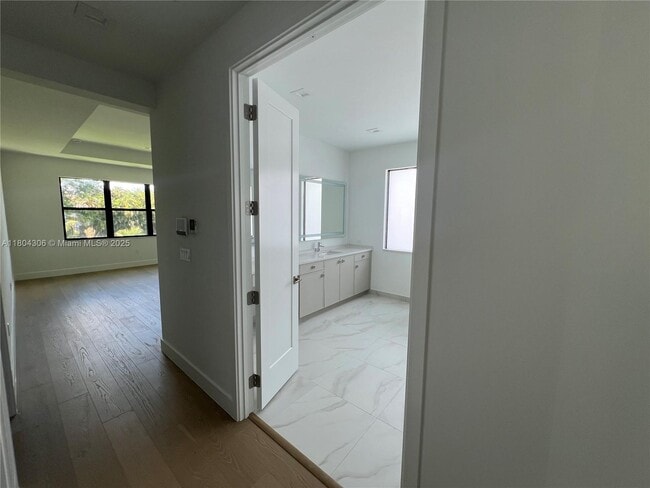 Building Photo - 9172 Silver Marsh Ln