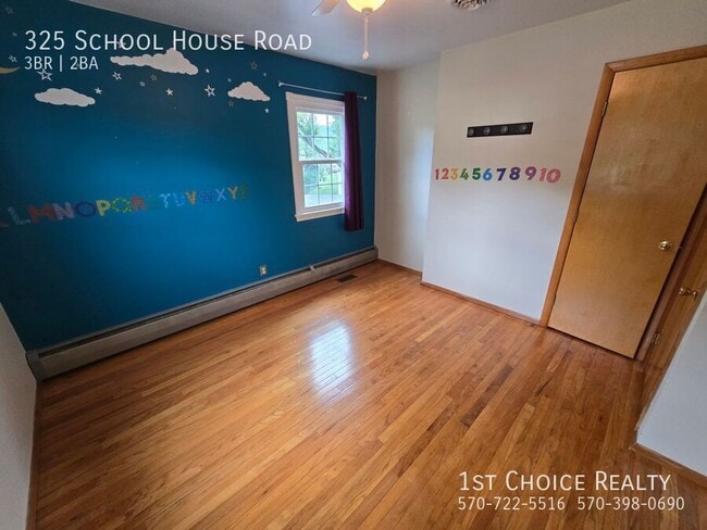 Building Photo - 325 Schoolhouse Rd