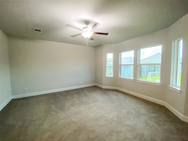 Building Photo - 10011 Serenity Grv Dr