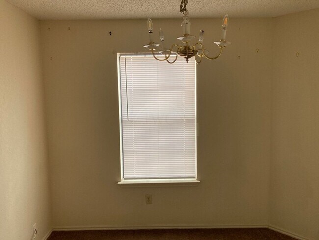 Building Photo - 2607 Schulze Dr