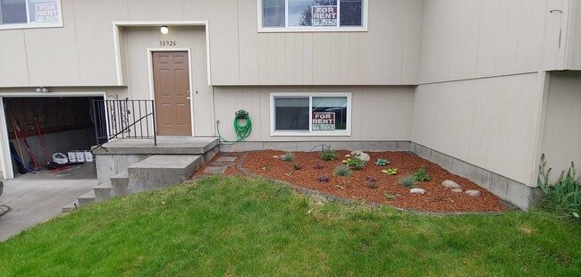 Building Photo - 10926 E Augusta Ct