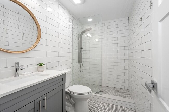 Building Photo - 807-809 Southwest 14th Court-SI FL2-ID1475657P