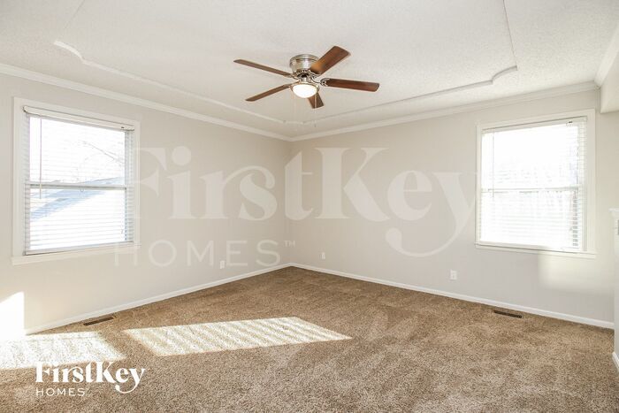 Building Photo - 1715 Regency Dr