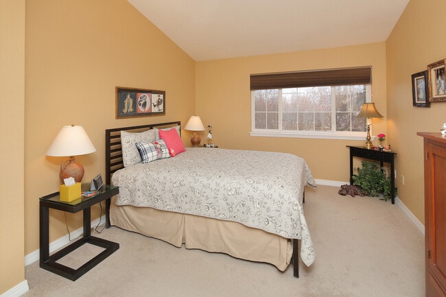 Building Photo - Great Townhome in Southeast Ft. Collins