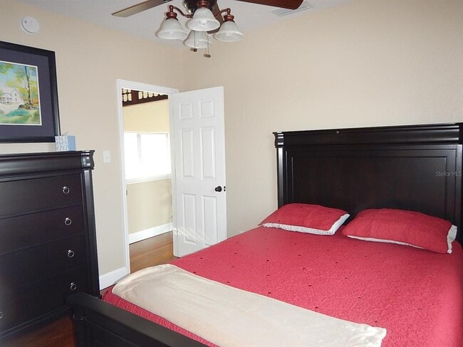 Building Photo - 16909 Franklin Ave